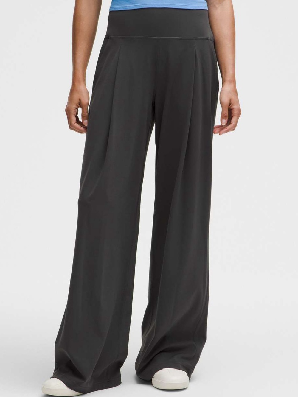 Lululemon “Align Palazzo Pant” Wide-Leg Pants
Graphite Grey
